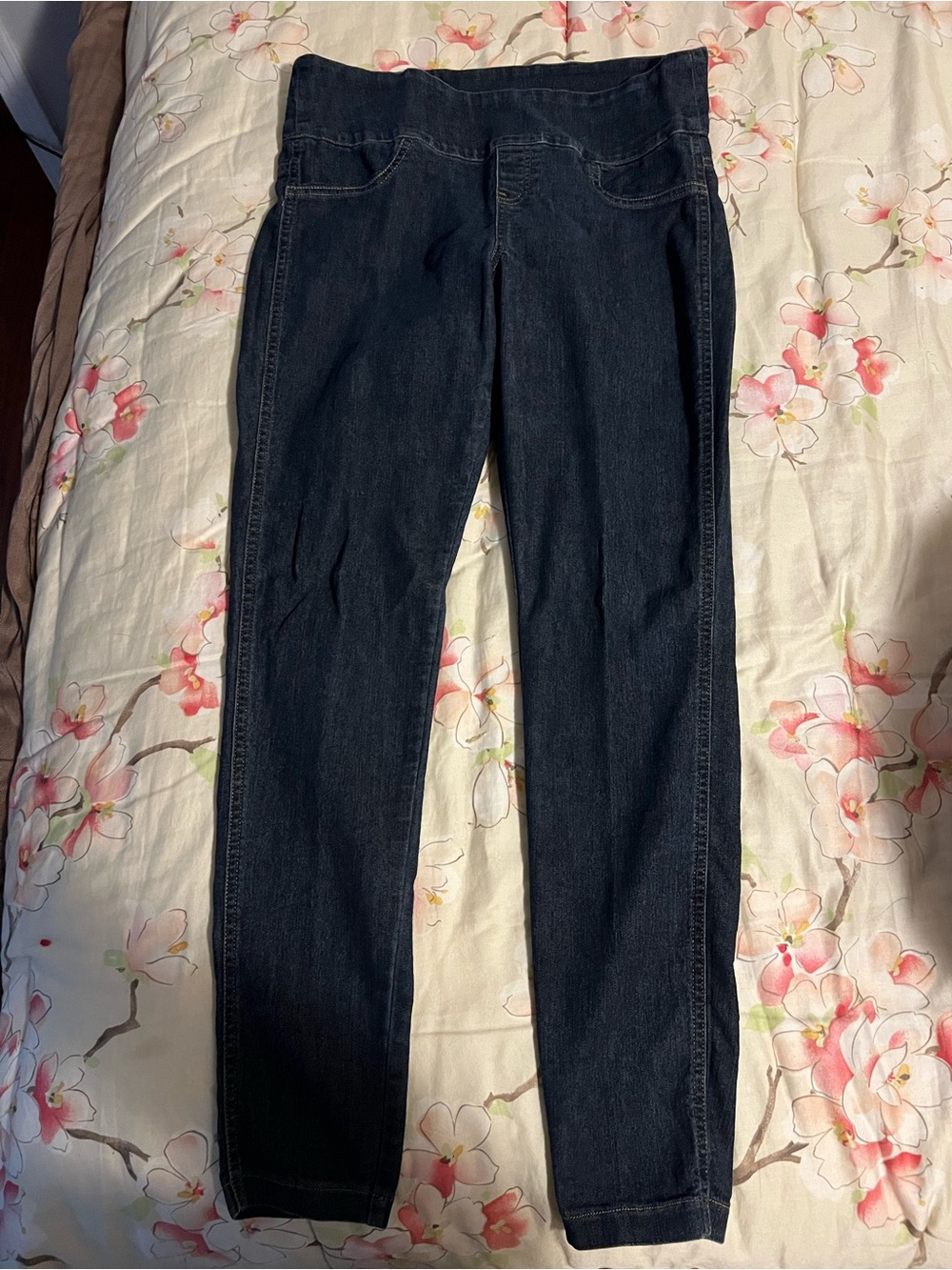 Vera Wang Pull On Stretch Dark Wash Denim Jeans Women’s Medium